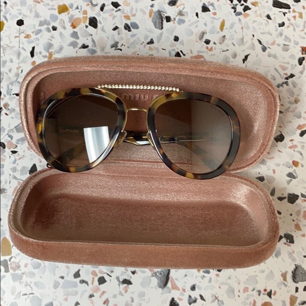 MIU MIU SUNGLASSES